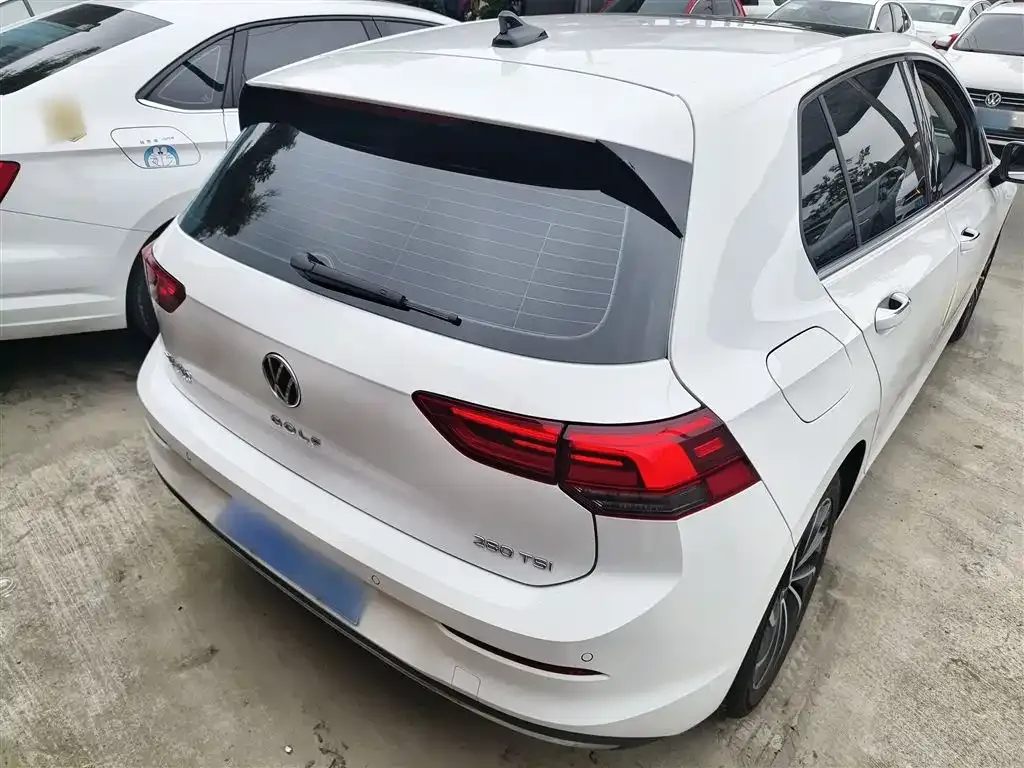 Volkswagen Golf 2024 из CN, фото 6