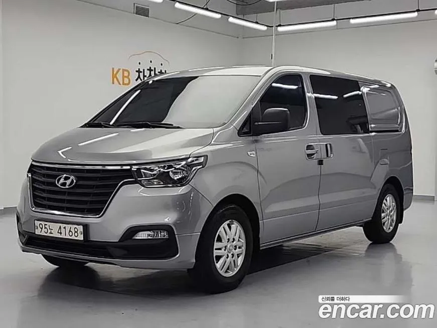 Hyundai Starex — фото 1