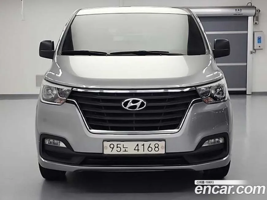 Hyundai Starex — фото 2