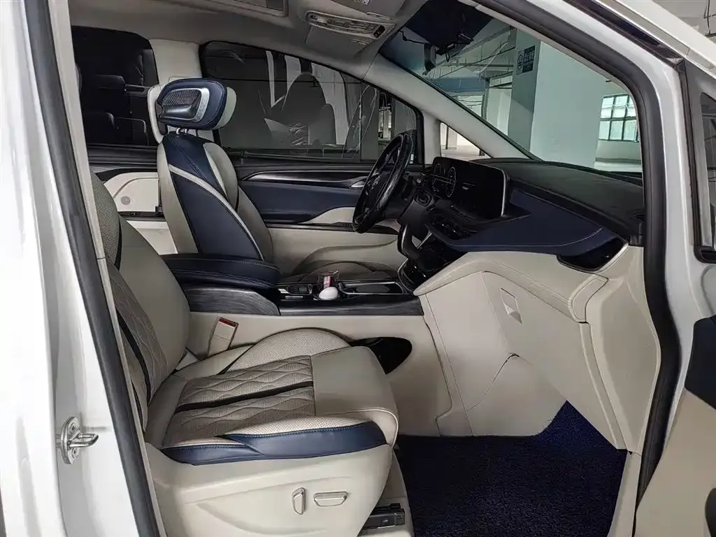 Buick GL8 2021 из CN, фото 6