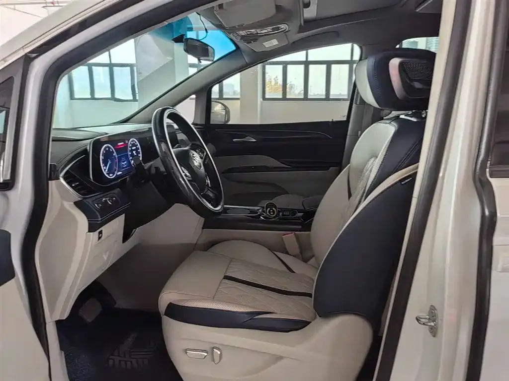 Buick GL8 2021 из CN, фото 9