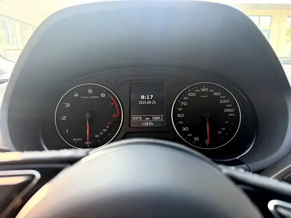 Audi Q2L 2023 из CN, фото 3