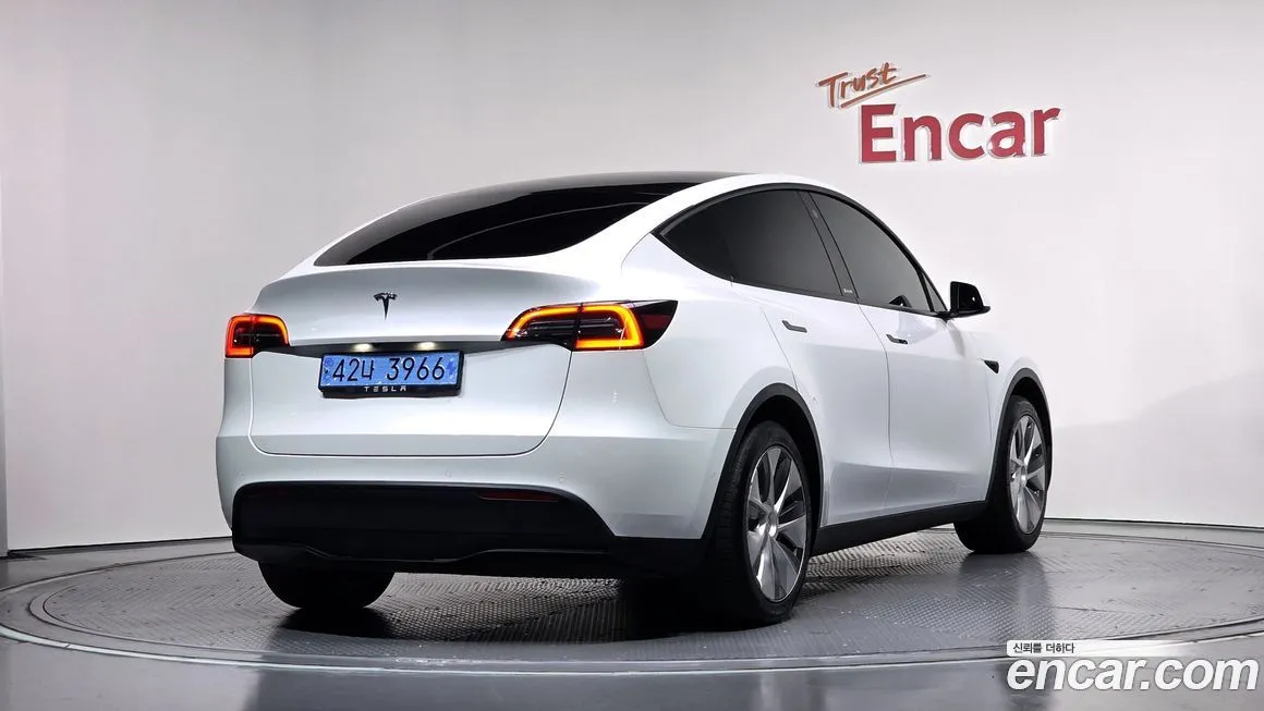 Tesla Model Y 2021 из KR, фото 2