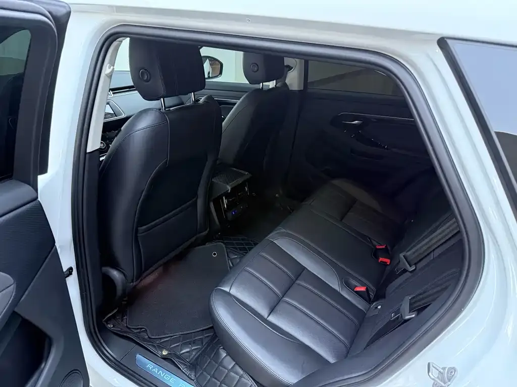 Land Rover Evoque 2023 из CN, фото 8
