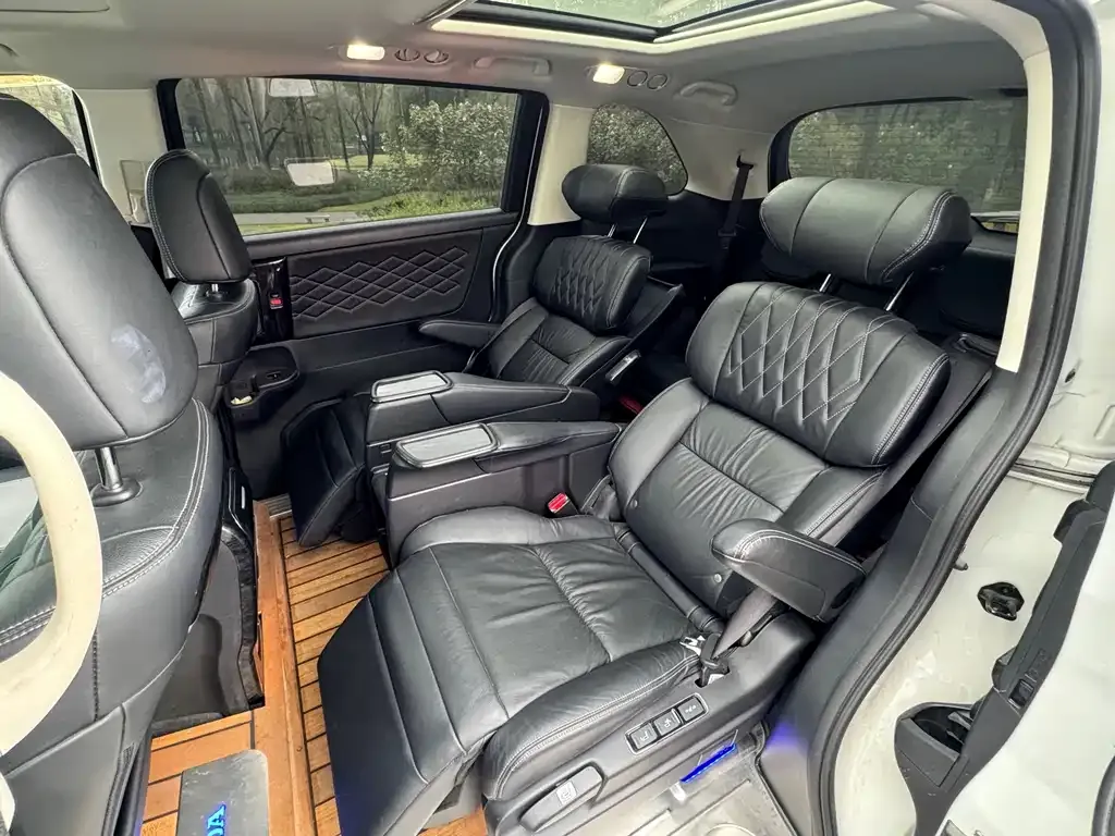 Honda Elysion 2021 из CN, фото 10