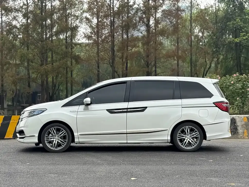Honda Elysion 2021 из CN, фото 3