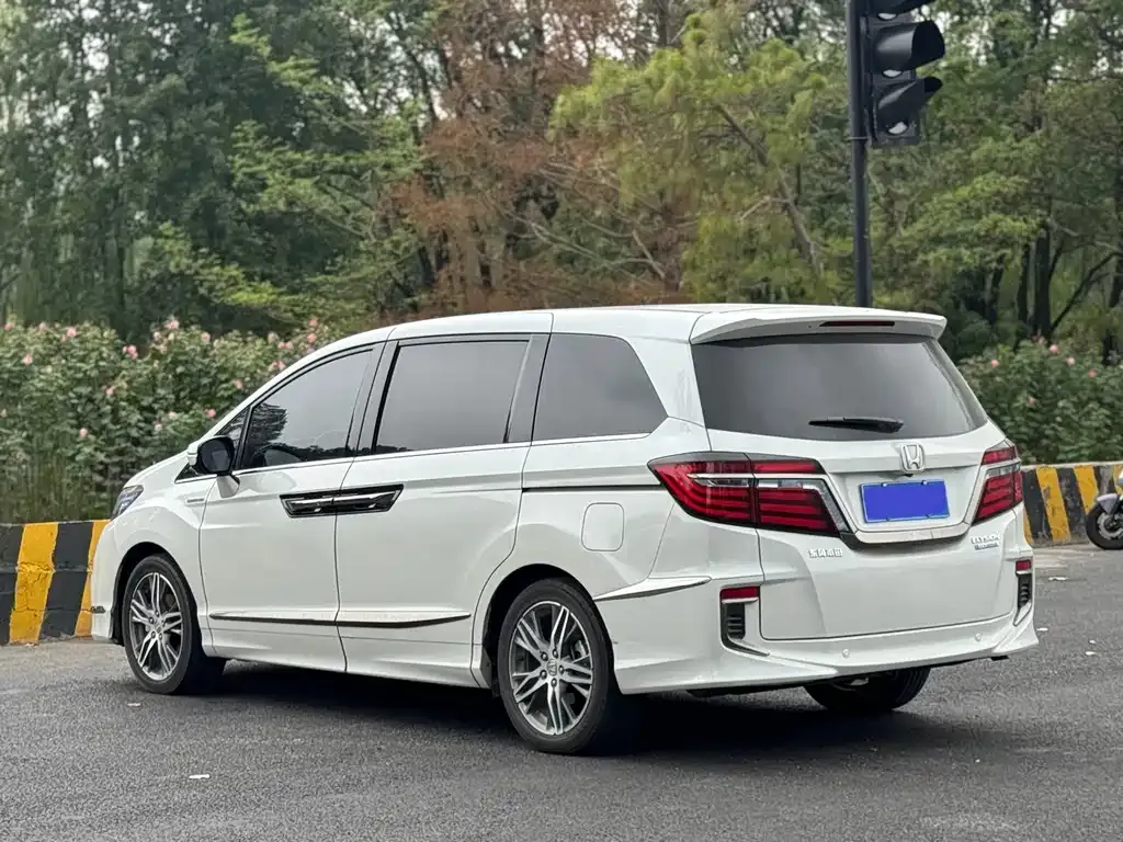 Honda Elysion 2021 из CN, фото 5