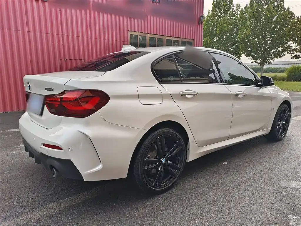 BMW 1 Series 2023 из CN, фото 6