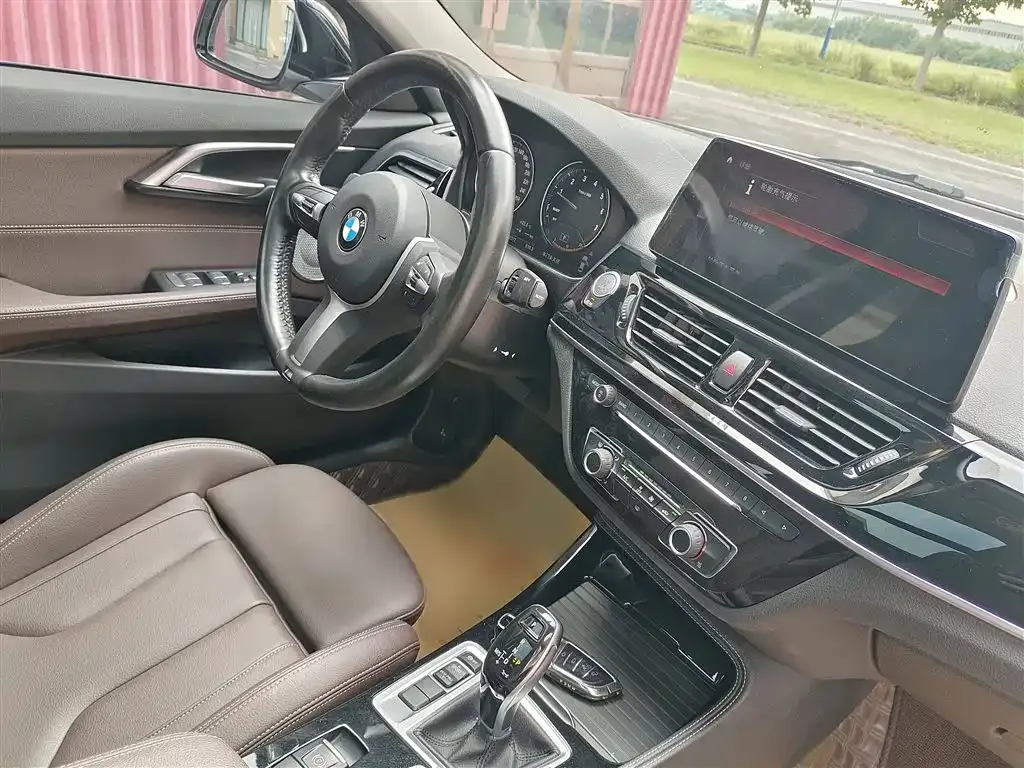 BMW 1 Series 2023 из CN, фото 8