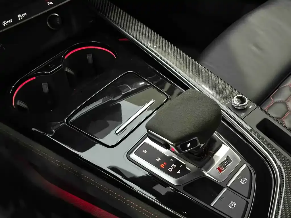 Audi RS 4 2024 из CN, фото 6