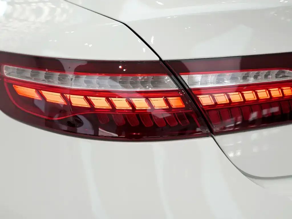 [object Object] E-Class (Import) 2021 из CN, фото 6