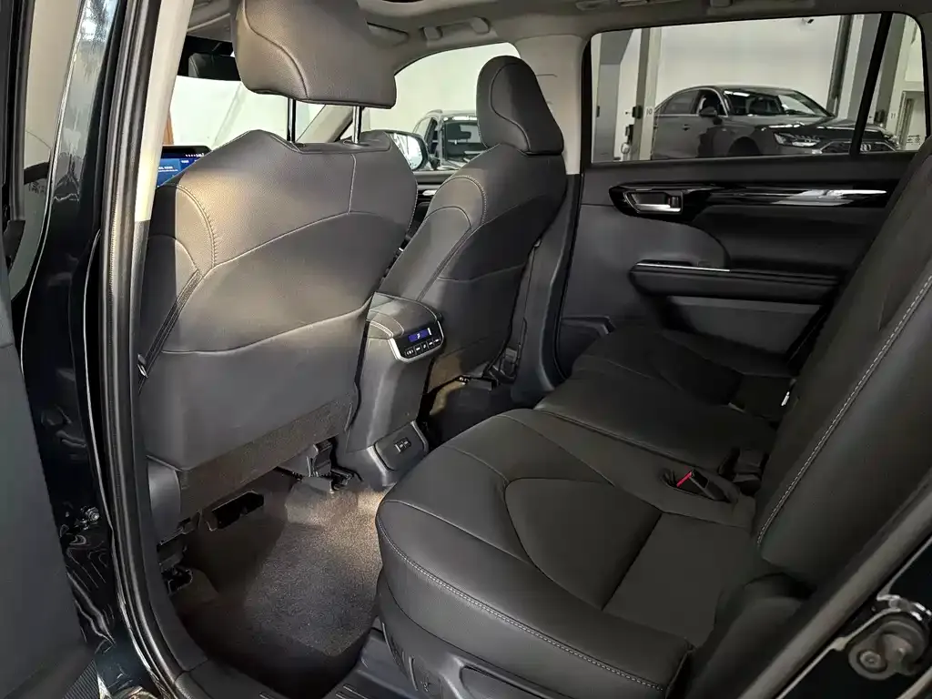 Toyota Highlander 2024 из CN, фото 5