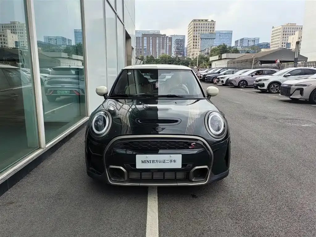 MINI Cooper (3-door) 2024 из CN, фото 2