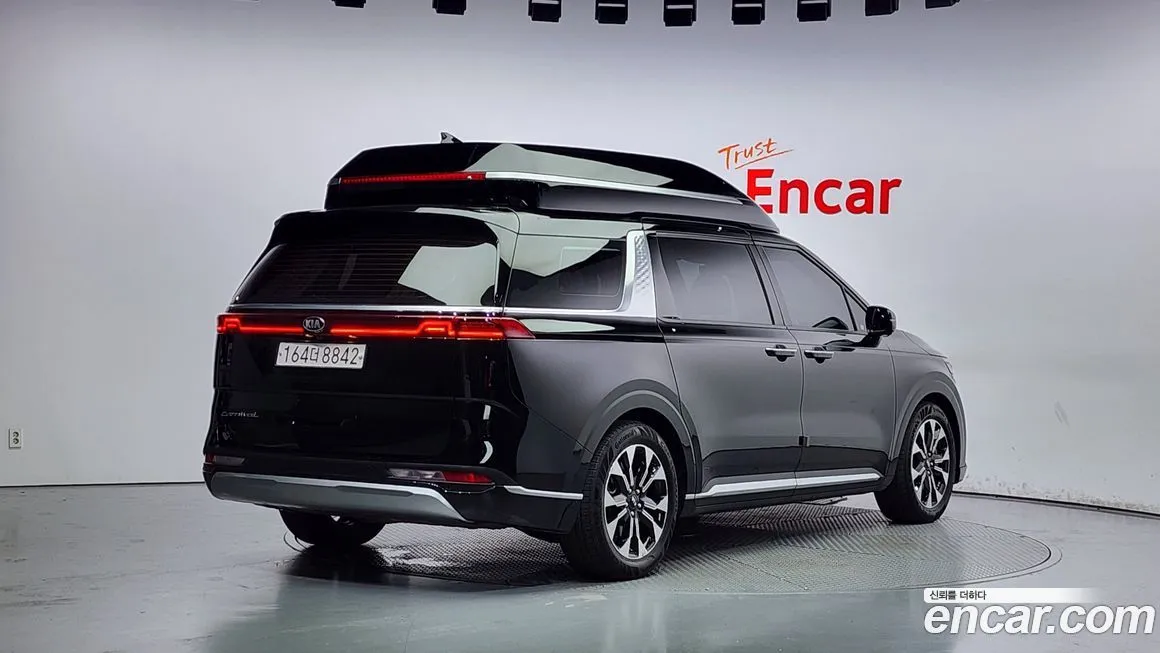 Kia Carnival — фото 2