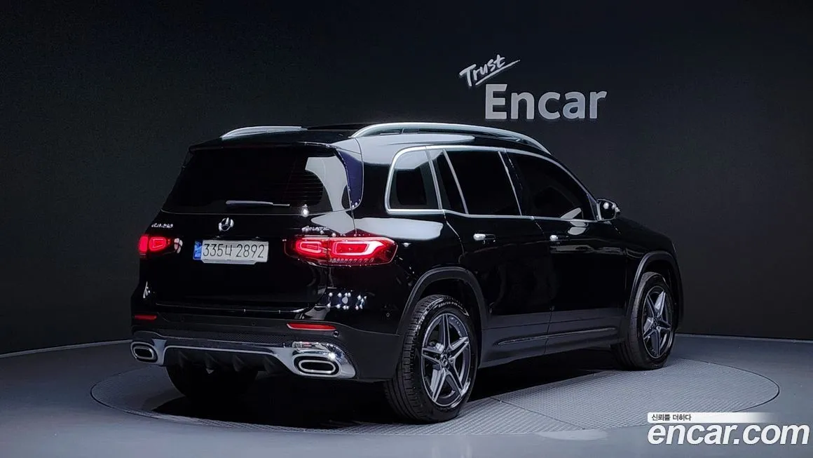 Mercedes-Benz GLB-Class — фото 2