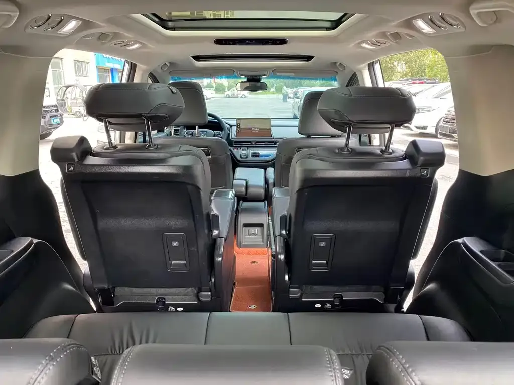 Honda Elysion 2022 из CN, фото 7