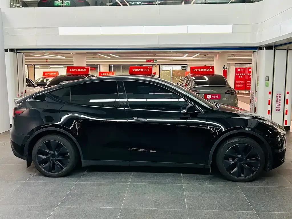 Tesla Model Y 2024 из CN, фото 5