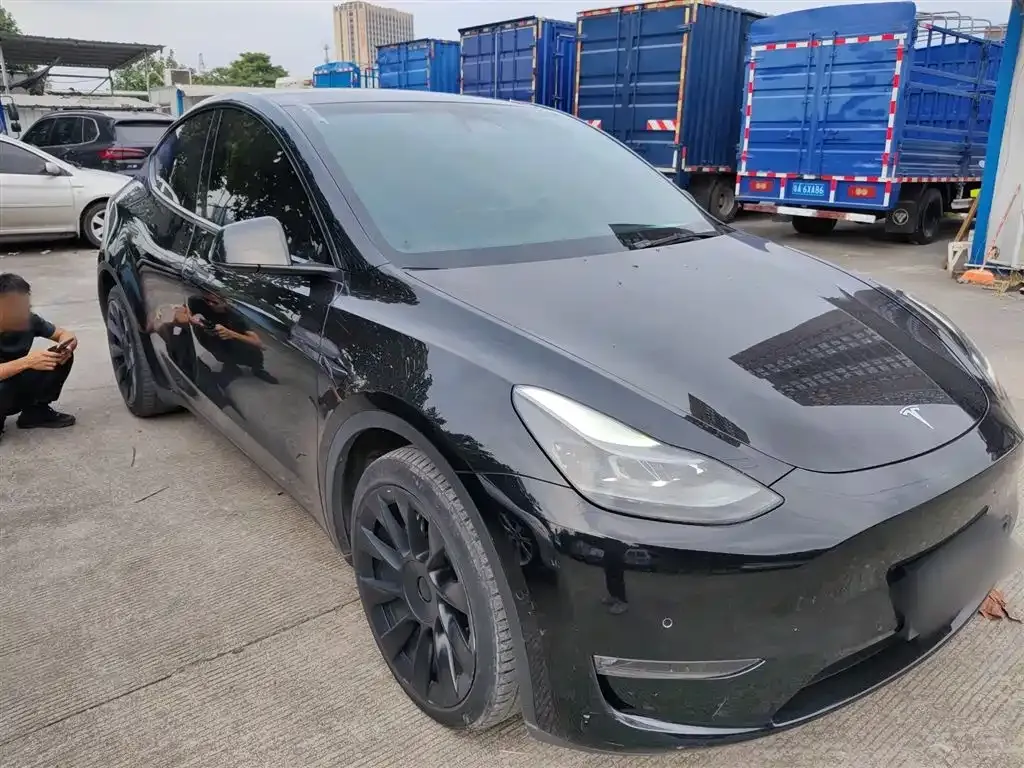 Tesla Model Y — фото 4