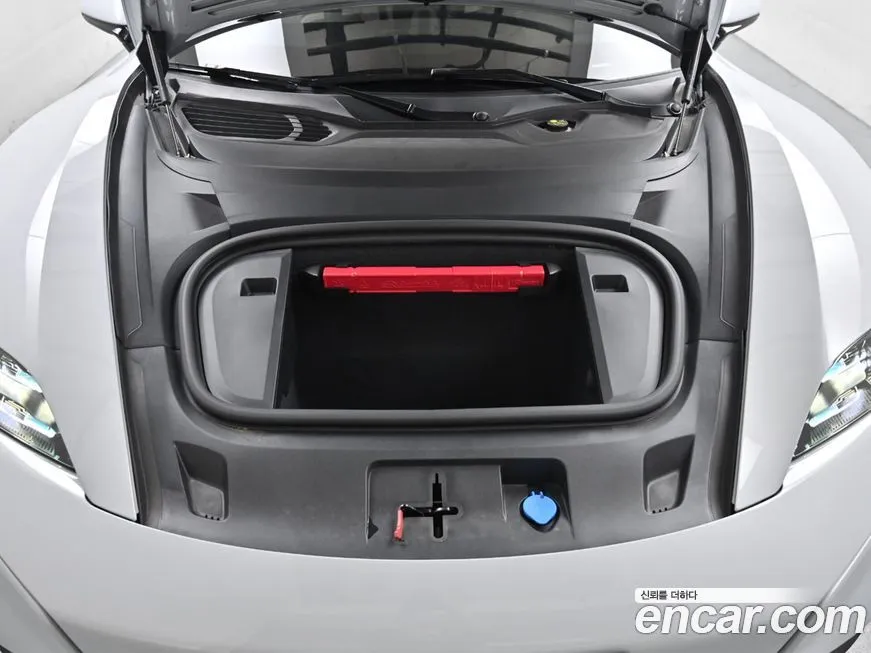 Porsche Taycan 2025 из KR, фото 6