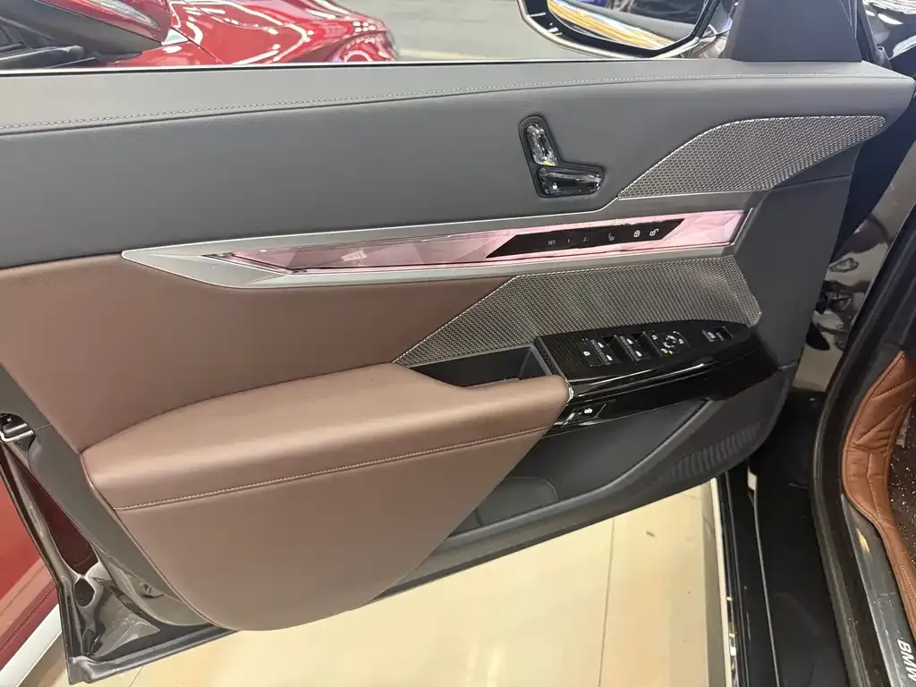 BMW 7 Series 2023 из CN, фото 7