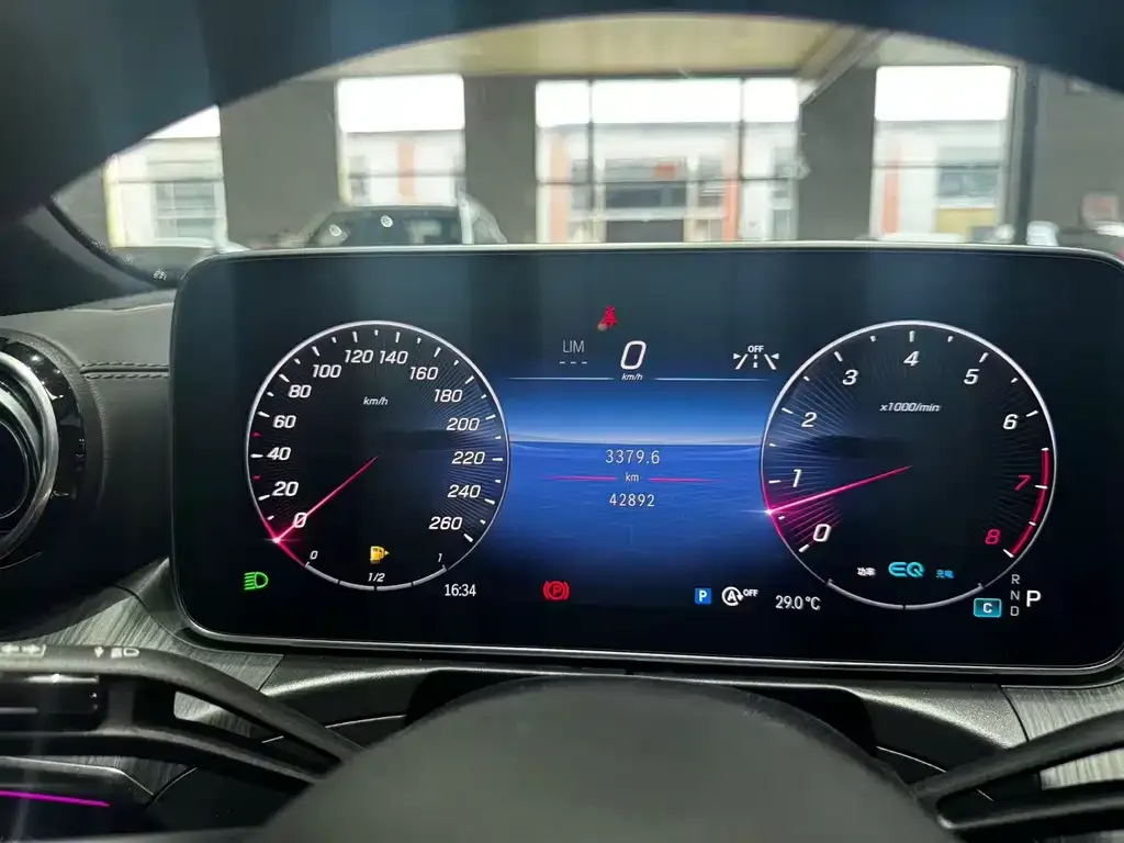 [object Object] C-Class 2022 из CN, фото 9