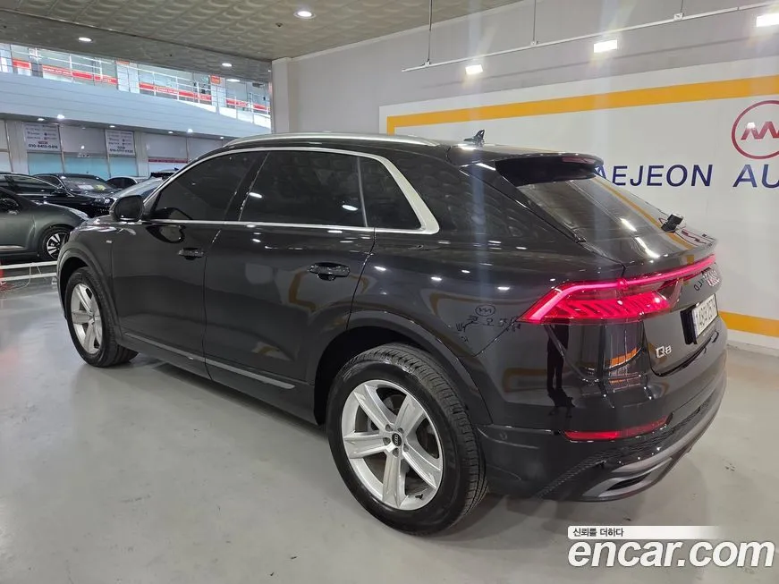 Audi Q8 2021 из KR, фото 5