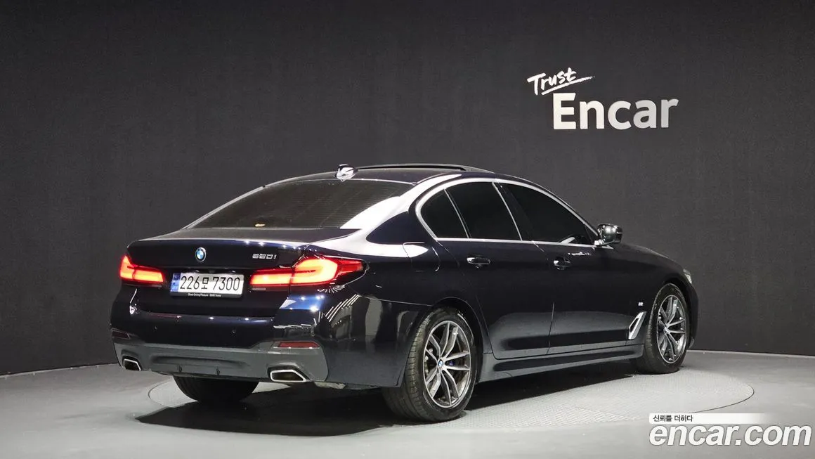 BMW 5-Series 2023 из KR, фото 2