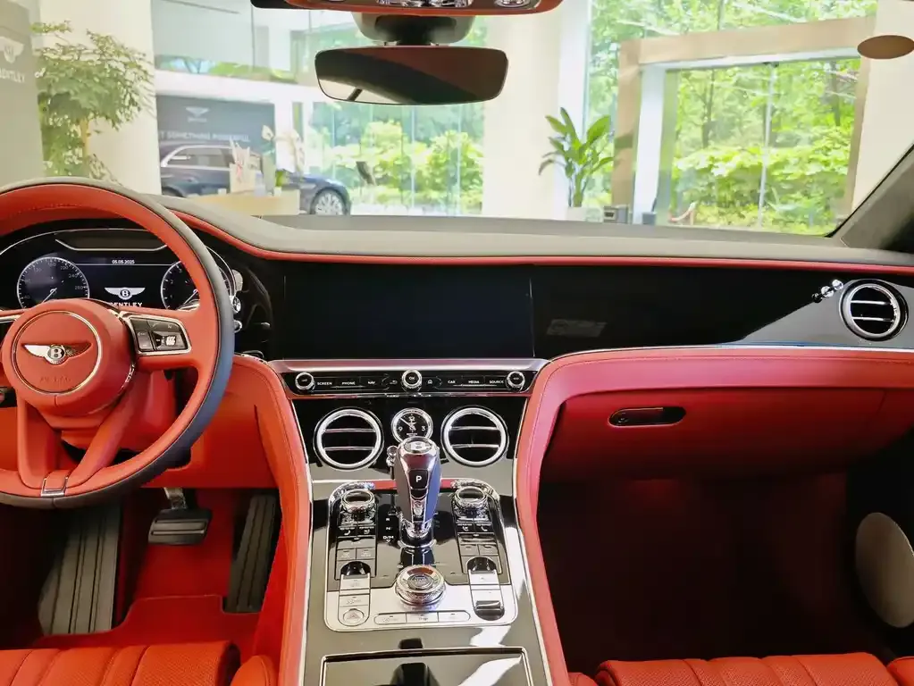 Bentley Continental 2025 из CN, фото 3