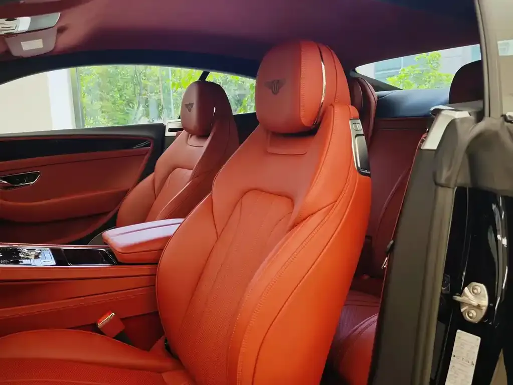 Bentley Continental 2025 из CN, фото 4
