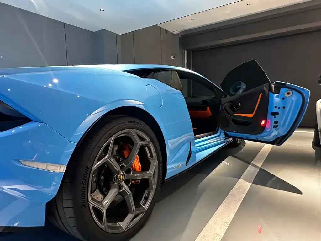 Lamborghini Huracan 2025 из CN, фото 9