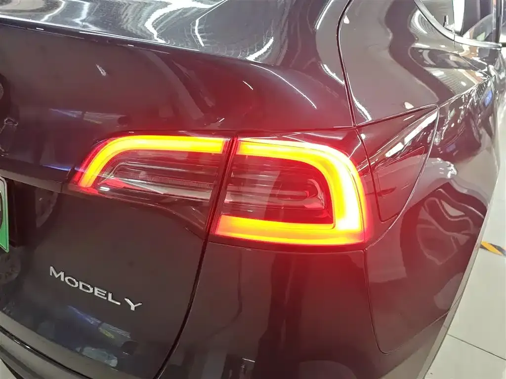 Tesla Model Y 2024 из CN, фото 8