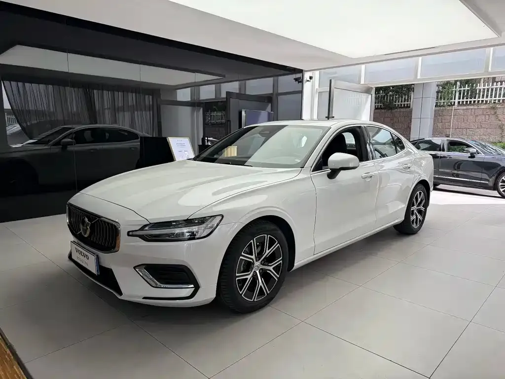 Volvo S60 2025 из CN, фото 1