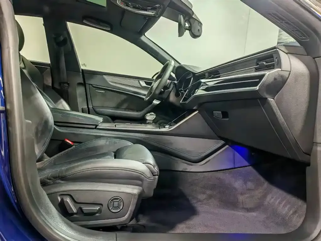 Audi A7 2021 из CN, фото 7