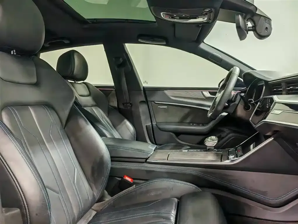 Audi A7 2021 из CN, фото 8