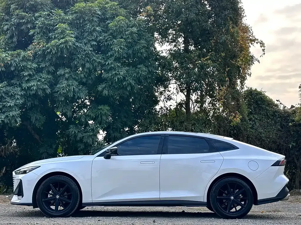 Changan UNI-V 2023 из CN, фото 4