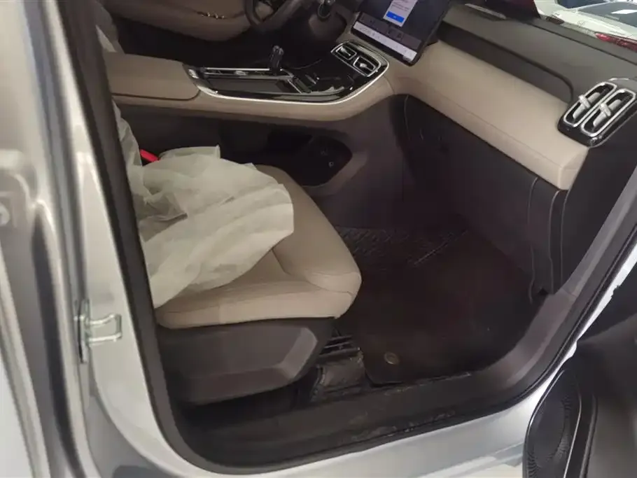 Geely Boyue L 2025 из CN, фото 8