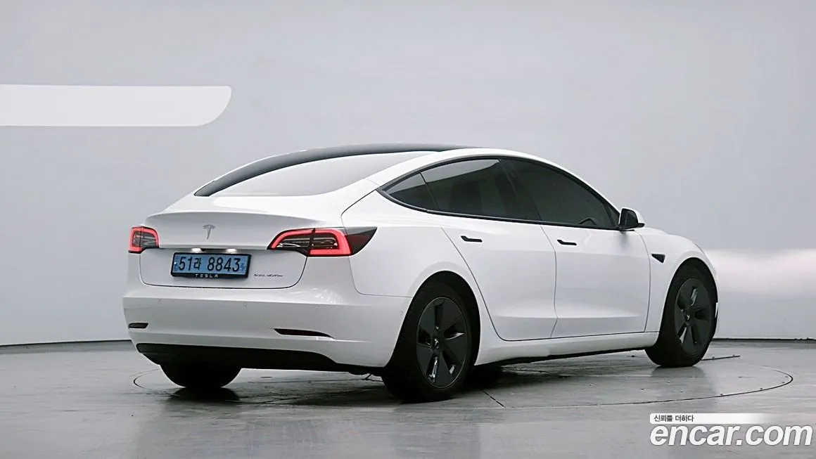 Tesla Model 3 — фото 2