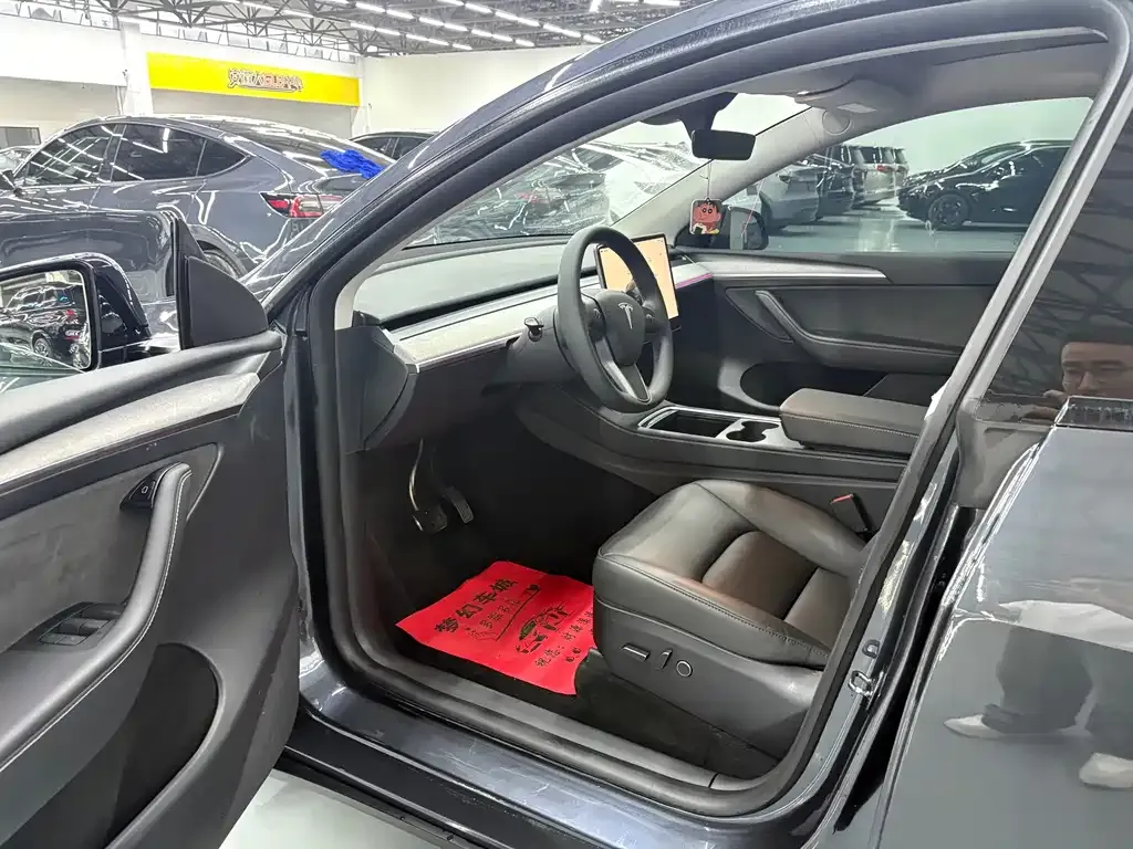 Tesla Model Y 2024 из CN, фото 4