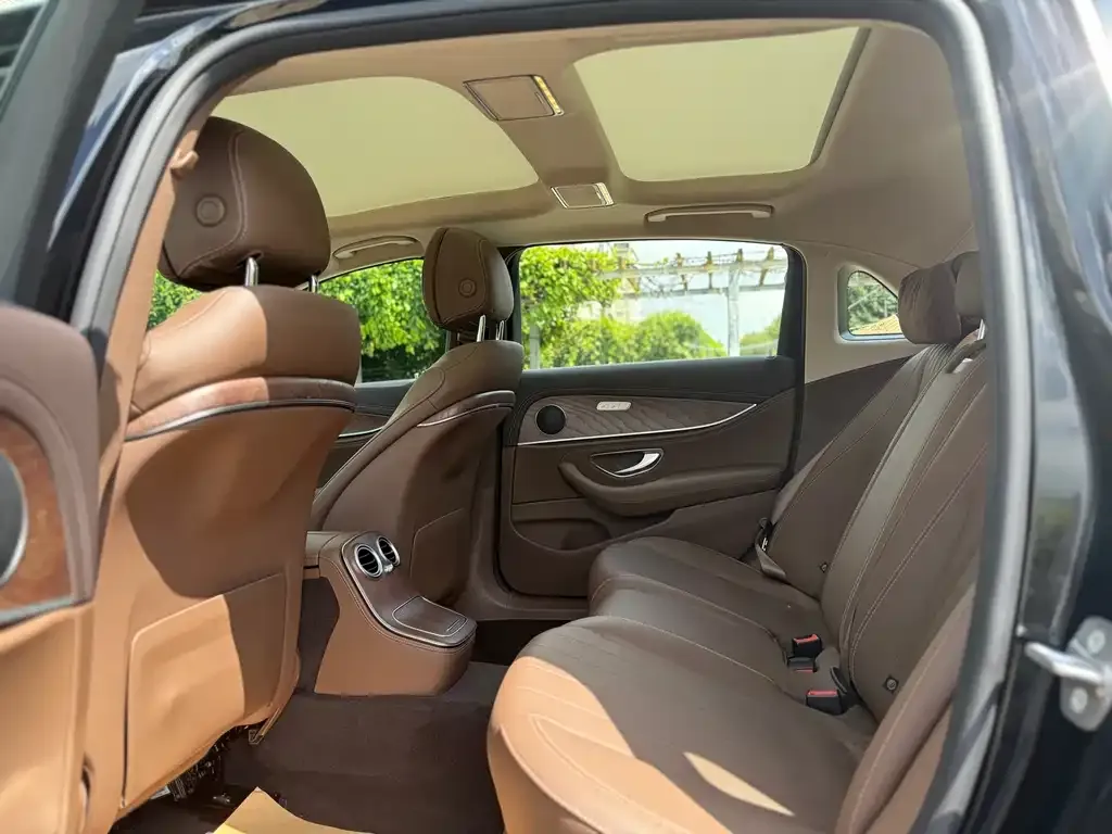 Mercedes-Benz E-Class 2023 из CN, фото 5