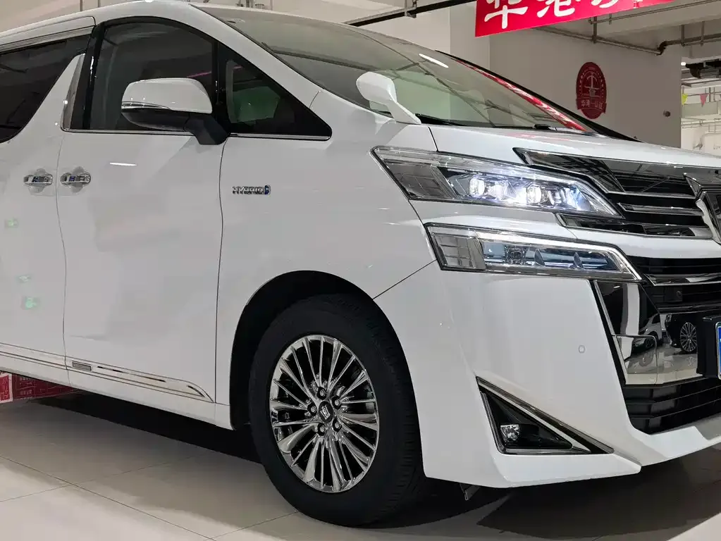 Toyota Vellfire — фото 3