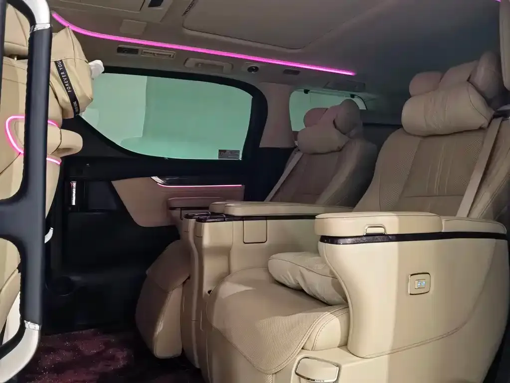 Toyota Vellfire — фото 5