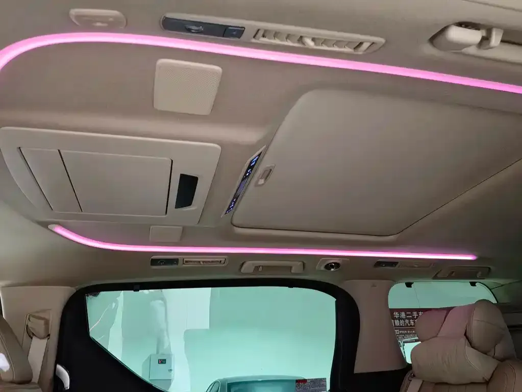 Toyota Vellfire — фото 7