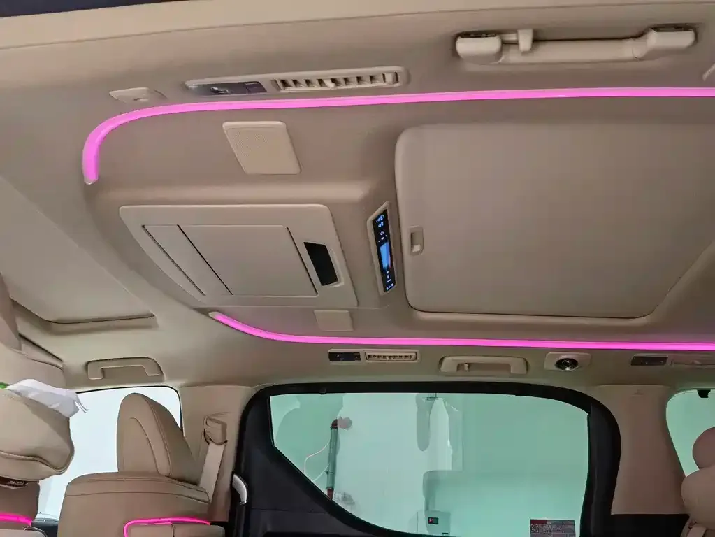 Toyota Vellfire — фото 8