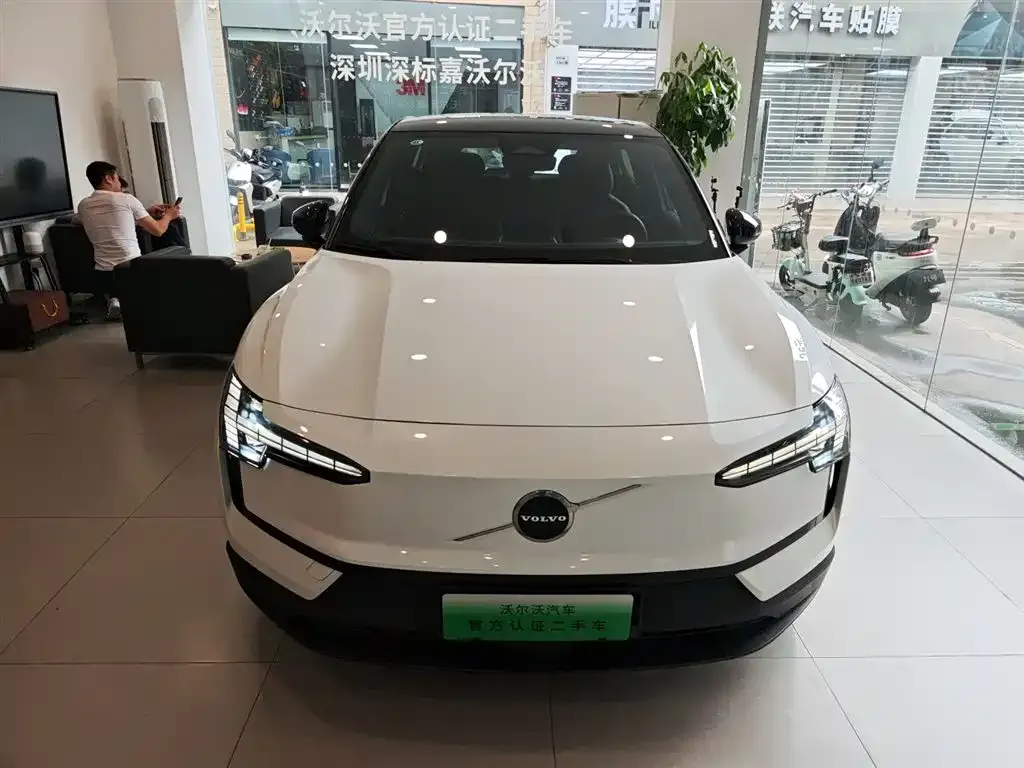 Volvo EX30 2025 из CN, фото 3