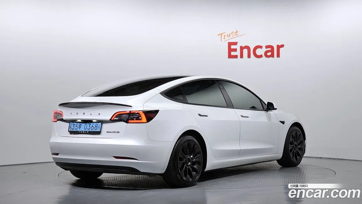 Tesla Model 3 — фото 2