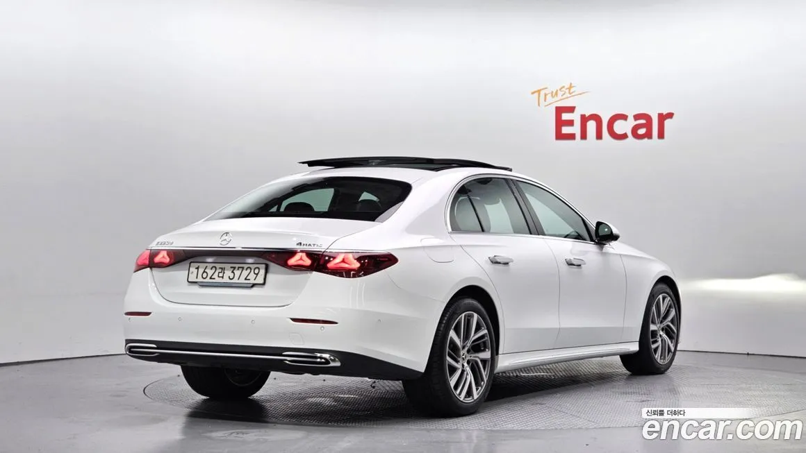 Mercedes-Benz E-Class 2024 из KR, фото 2