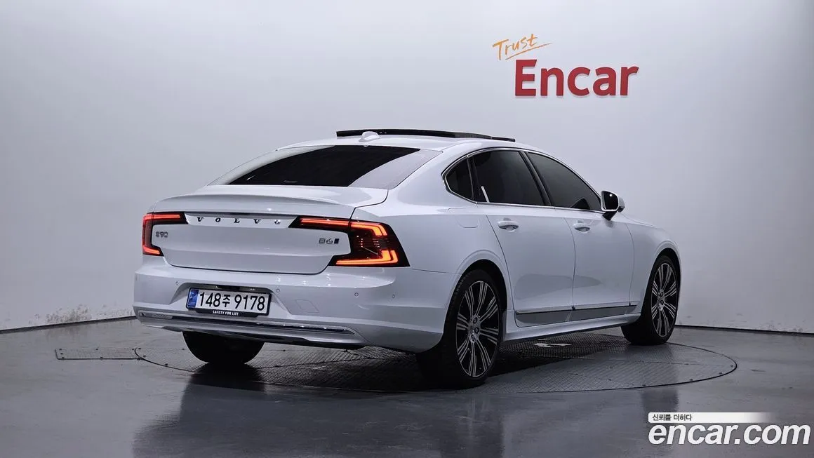 Volvo S90 2025 из KR, фото 2