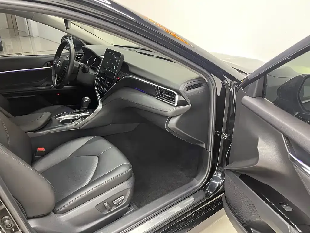 Toyota Camry 2021 из CN, фото 10