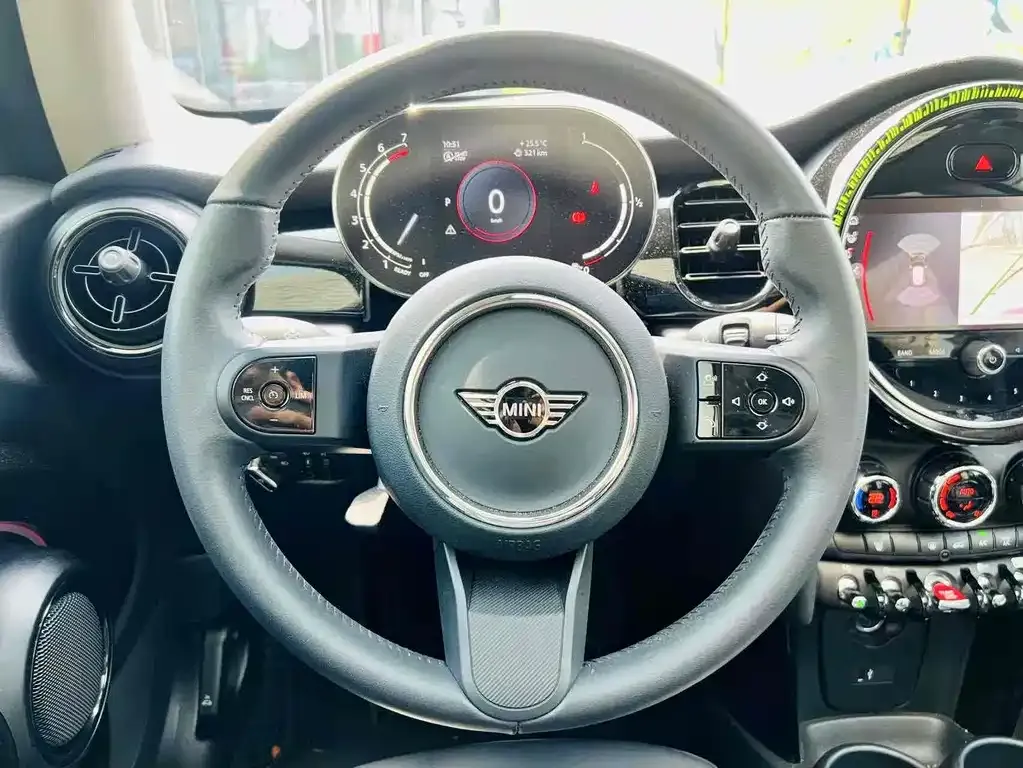 MINI Cooper (3-door) 2023 из CN, фото 10