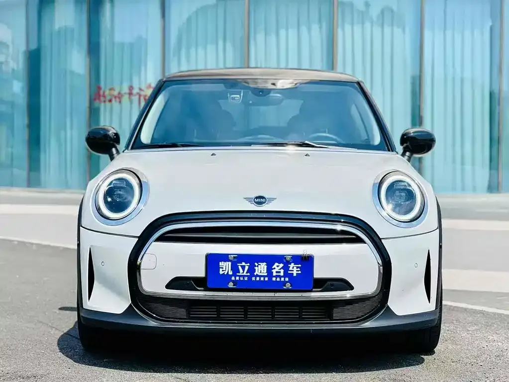 MINI Cooper (3-door) 2023 из CN, фото 2